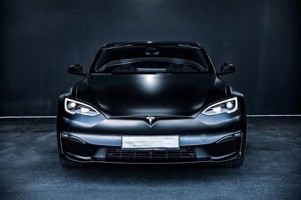 Tesla Model S PLAID - Yoke - Satin Black - 6