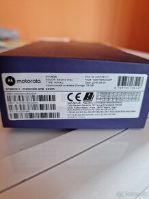 Motorola ONE Zoom - 6