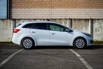 Kia Cee´d SW 1.6 GDi Team Slovakia Edition - 6