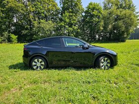 Tesla model Y Long range model 2023 - 6