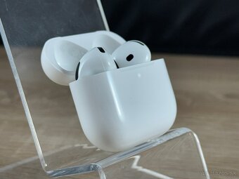 NOVÉ Apple AirPods 4 - 6