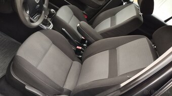 VOLKSWAGEN  GOLF GL COMBI 1,9 TDI 66 KW - 6