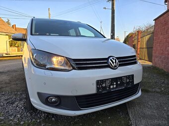 VW TOURAN 1,6 TDI DSG VYNIKAJÚCI STAV - 6