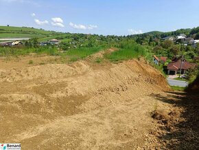 NA PREDAJ POZEMOK-VYDUMANEC, 1570 M2, VHODNÝ NA VÝSTAVBU RD. - 6