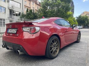 Toyota GT86 Coupe - 6