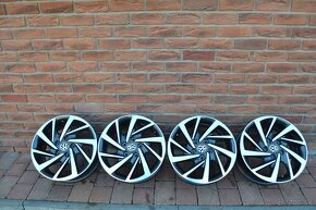 5x112 R16 Hlinikove disky Original VW Touran 3 - 6