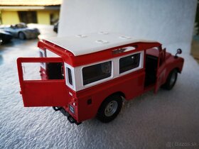 Land Rover , 1:24 - 6