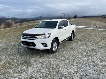 Toyota Hilux 2,4 - 6