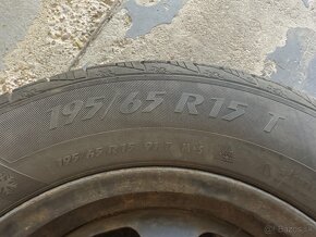 Zimne gumy Matador 195/65 R15, plechove disky golf4 - 6