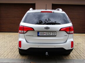 Kia Sorento 2,2 CRDI 4x4 FACELIFT Dream Team - 6