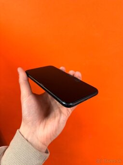 Apple iPhone XR - Čierny - Super stav - 6