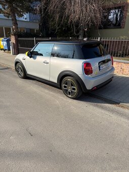 Predám MINI COOPER SE elektro 2021 ako nové - 6