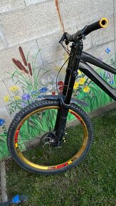 Predám bicykel DOWNHILL 2015 Specialized demo 8ll - 6