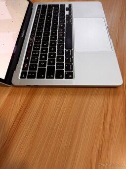 MacBook Pro M1 2020 13-palcový 8GB 256GB SSD - 6