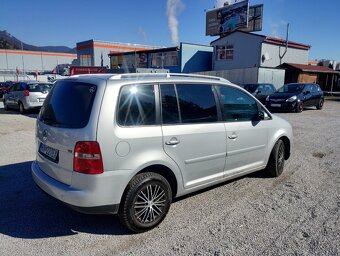 Volkswagen Touran 2.0 TDI Highline - 6