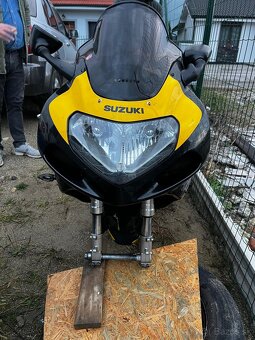 Suzuki GSXR 750  na náhradné diely. Rezervované - 6