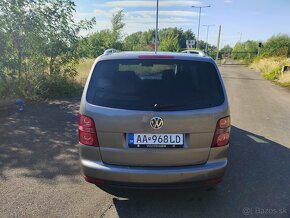 Volkswagen Touran 2.0 TDI Highline - 6