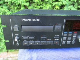 Tascam DA-30 - 6