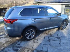 Mitsubishi Outlander - 6