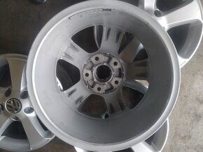 disky VW TOUAREG 235/65 R17 - 6