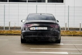 Audi S8 - 6