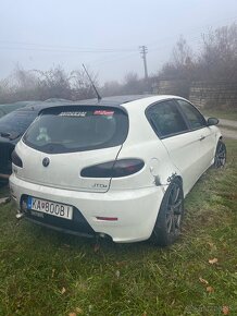 Alfa romeo 147 - 6