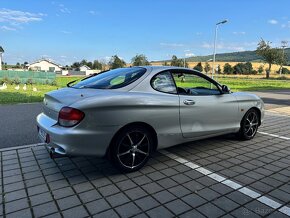 Hyundai Elantra Coupe 2.0 16v 102kw - 6