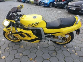 Suzuki gsx750r - 6