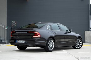 Volvo S90 B5 AWD 173 kW Momentum Pro Auto 4x4 - 6