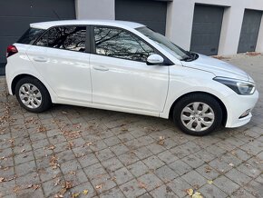 Hyundai i20 1.2 benzin — 1 majitel - 90 tis km - Kupene v SR - 6