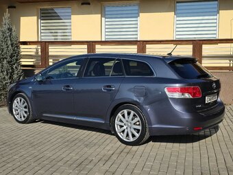 Toyota Avensis Combi 2.2l 110kW D-CAT Luna A/T - 6