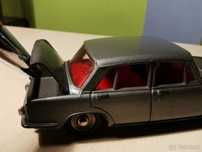 Dinky toys Simca 1500 - 6