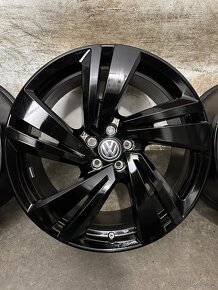 Hliníkové disky 5x112 R20 VW Nevada - Touareg RLine CR7 - 6