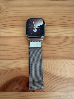 Apple Watch Series 8 GPS + Cellular 45mm Gold Stainless - 6