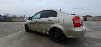 Hyundai Accent 1.5 CRDI - 6