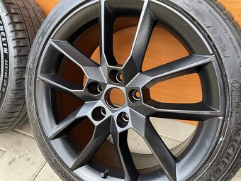 GEMINI SCHWARZ skoda Octavia RS 3 5x112  7,5x18 ET 51 - 6