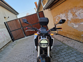 Honda CB125R - 6