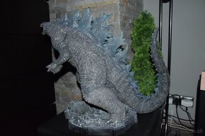 Figurka Godzilla LED podsvietenie - 6