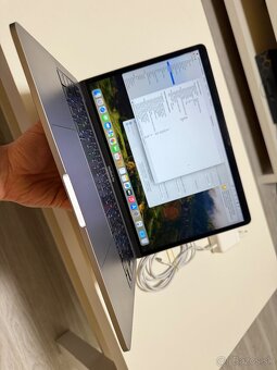 Predám vymením Macbook Pro 2020 Four Thunderbolt 500GB I5 - 6