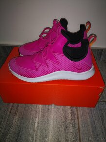 NOVÉ tenisky Nike Free Tr 9 Ultra neon pink - 6