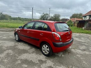 KIA Rio - 6