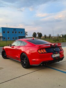 Ford Mustang 5.0 GT V8 - 6