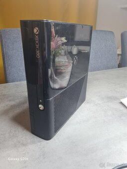 Xbox 360E 250GB - 6