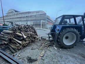 Zetor Crystal 12045 s čelným nakladačom - 6