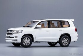 TOYOTA LAND CRUISER 2020 – 1:18 NZG - 6