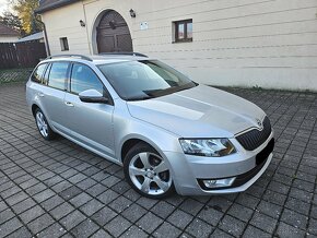 Škoda Octavia Combi 1.6 TDI M5 Ambiton DVD Navi R17 Orig. KM - 6