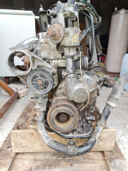 Motor Skoda 135 - 6