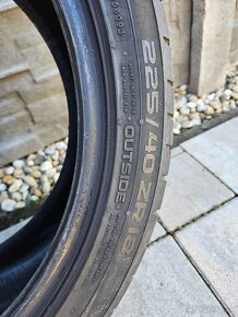 Nokian 225/40 R18 - 6