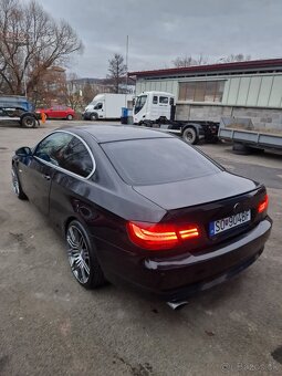 BMW e92 320i coupe manuál - 6