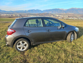 Toyota Auris 66kw Manuál - 6